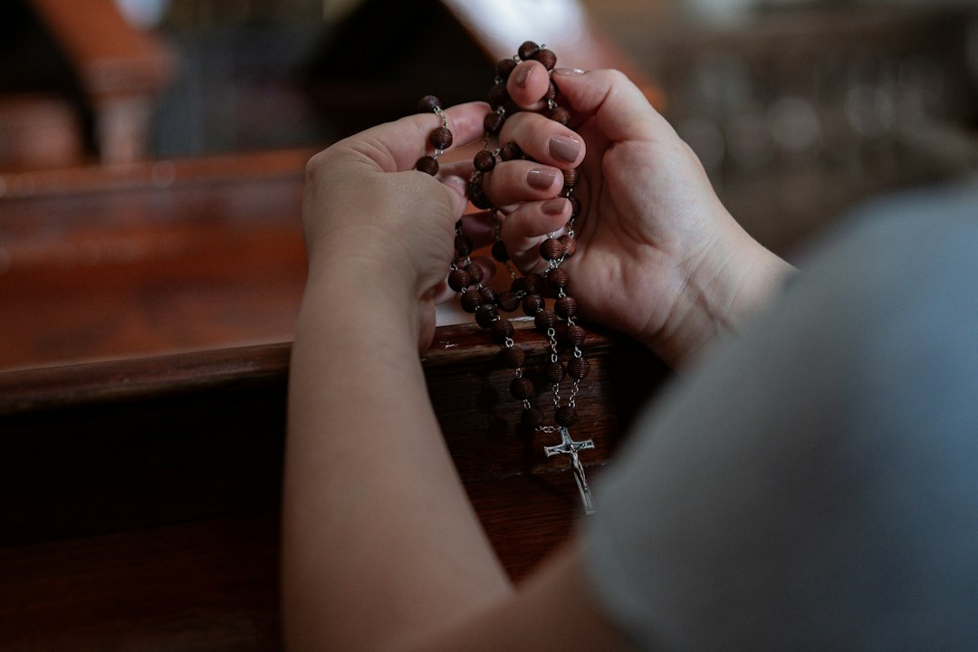 Pope Leo XIV Leads Rosary With 700 Children for Peace